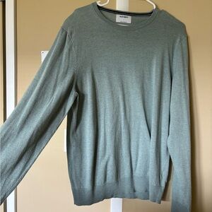 Old navy sweater